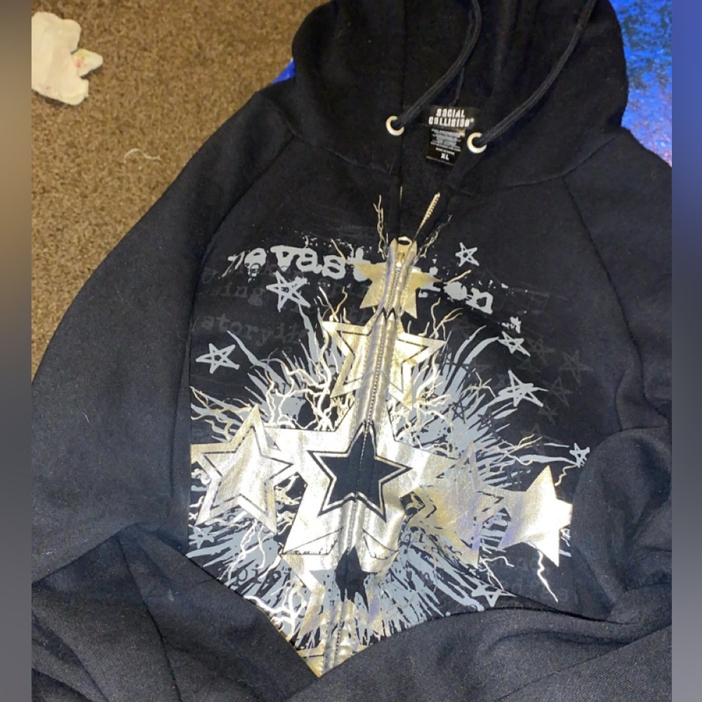 Hot Topic Black and Silver Star Hoodie